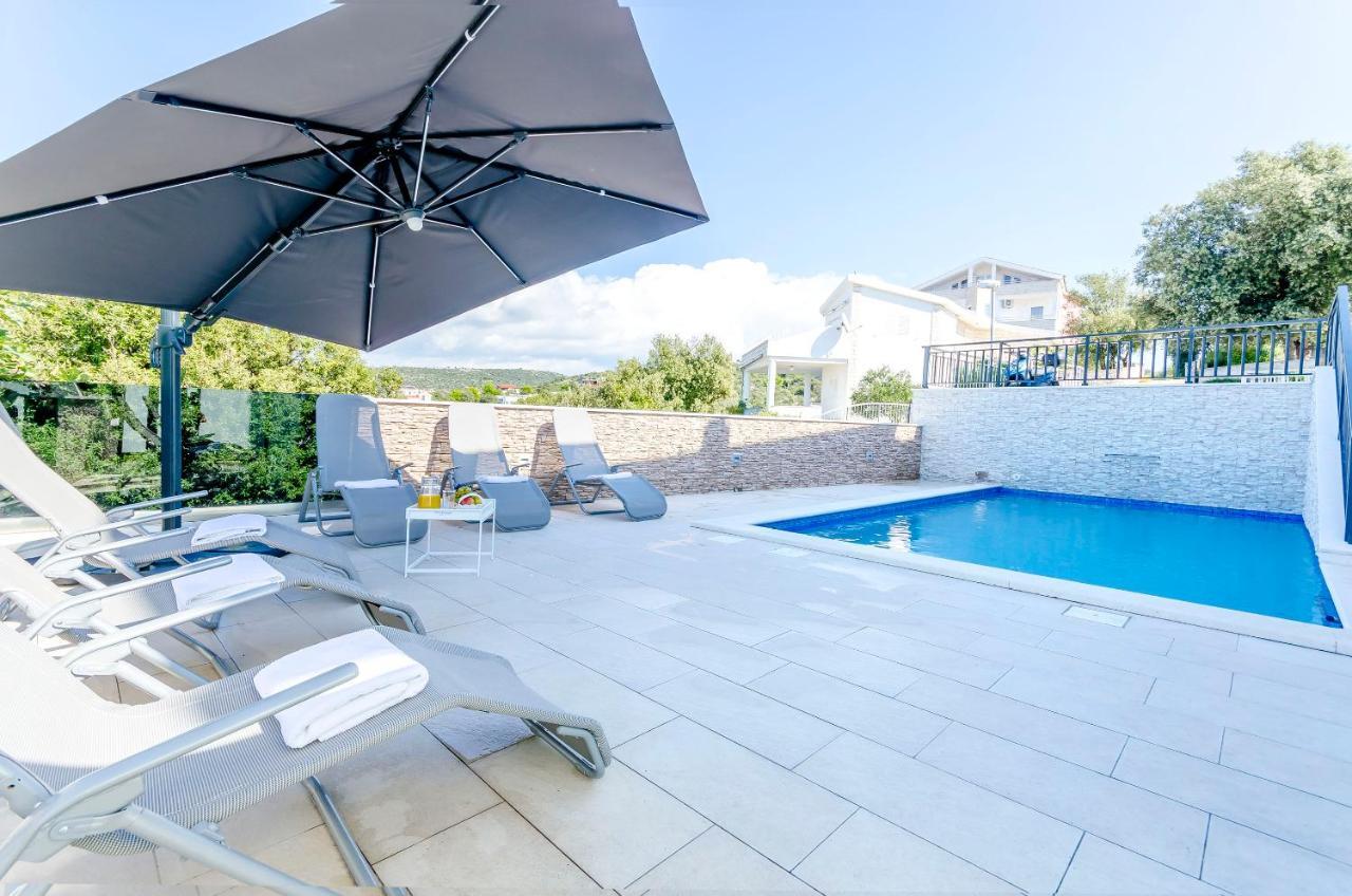 Apartments Katic Ražanj Eksteriør billede